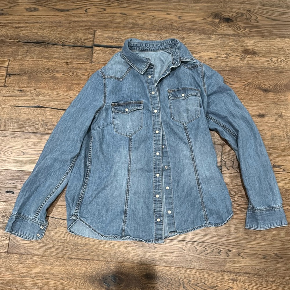 H&M denim pearl snap